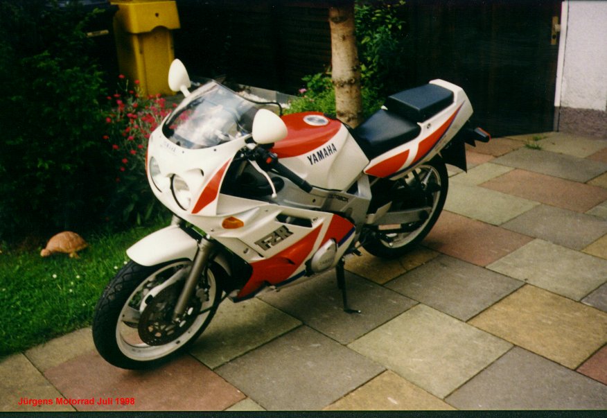 Yamaha FZR 600